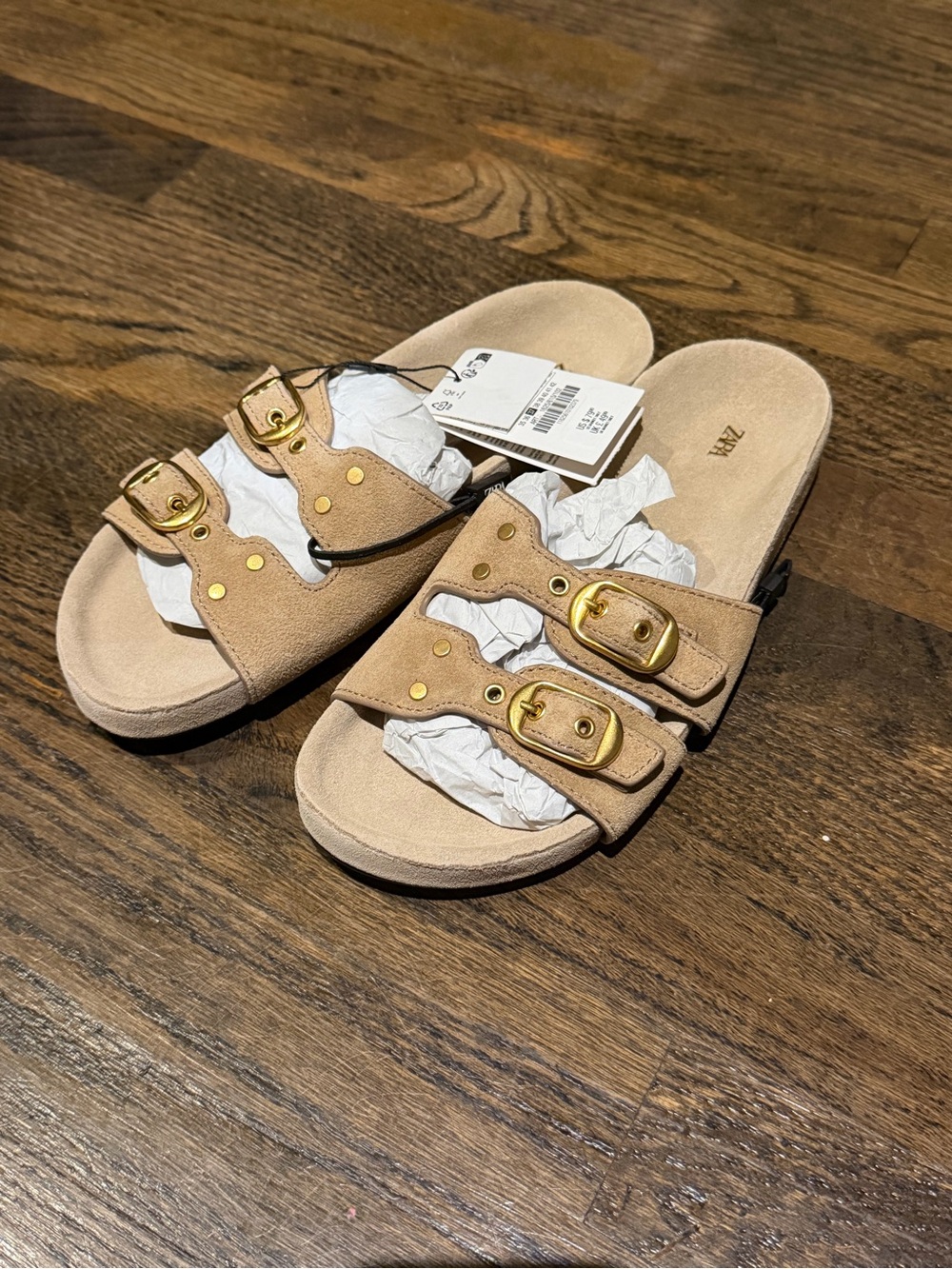 NWT Sz 37 Zara Beige split leather buckle Slide sandals with Gold Buckles